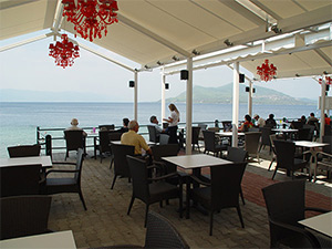 Cafe Bar